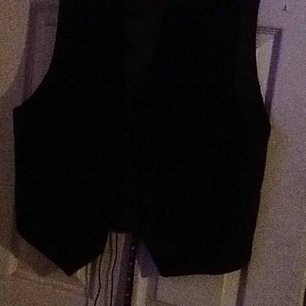 Vest - Picture 3 of 3